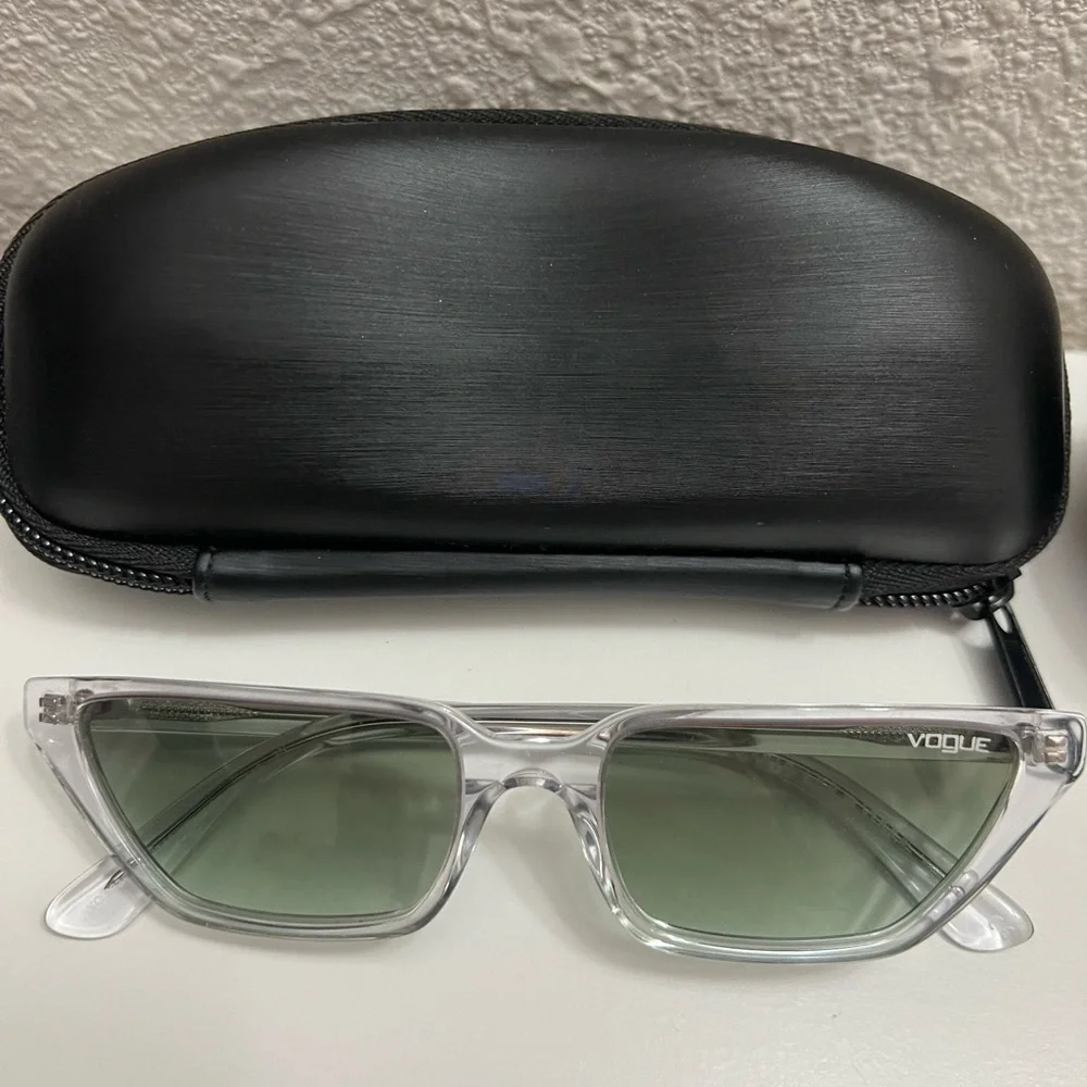Vogue 2 pair of sunglasses - Picture 11 of 11